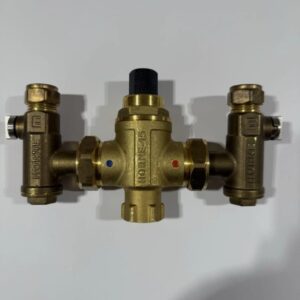 15 Thermostatic mixing Valve with integral isolating valves